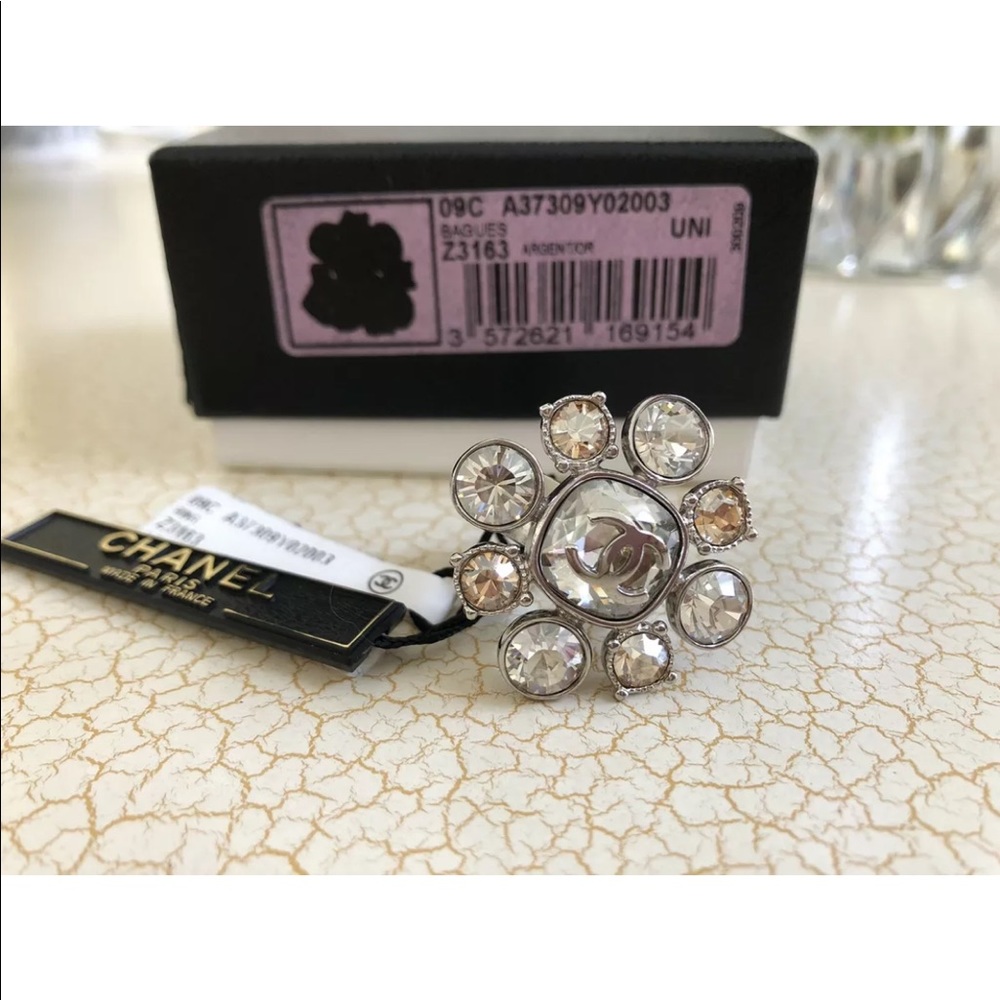 🌹AUTHENTIC CHANEL CRYSTAL RING - Picture 6 of 7